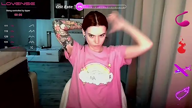 Snapshot of RinaDevil chatting on November 10, 6:35 pm RinaDevil online show from November 10, 6:35 pm