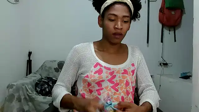 Snapshot of angelamarie1 chatting on September 11, 3:06 am angelamarie1 online show from September 11, 3:06 am