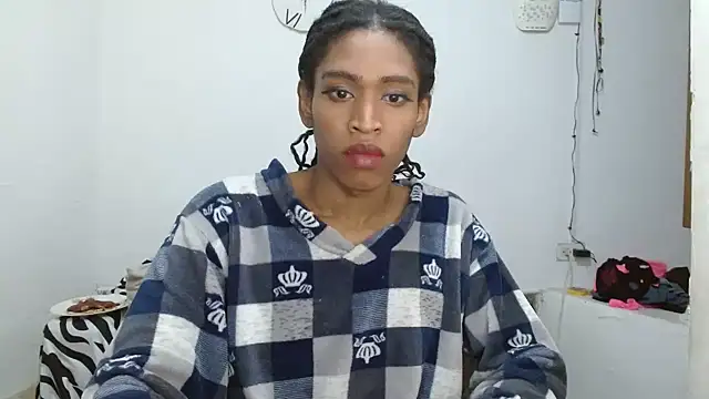 Snapshot of angelamarie1 chatting on June 11, 10:07 pm angelamarie1 online show from June 11, 10:07 pm
