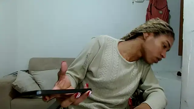 angelamarie1 online show from December 18, 4:06 am