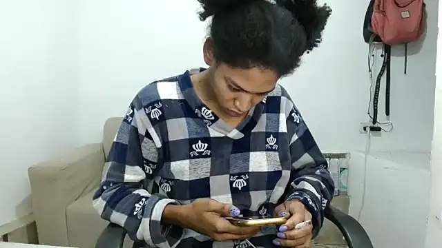 angelamarie1 online show from November 11, 8:42 am