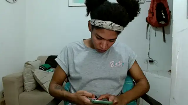 angelamarie1 online show from March 3, 7:10 pm