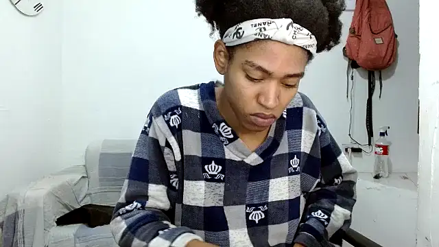 angelamarie1 online show from October 28, 9:30 am