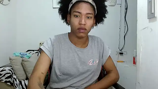 angelamarie1 online show from February 2, 11:37 pm