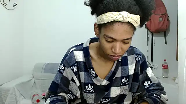 Snapshot of angelamarie1 chatting on October 15, 11:07 am angelamarie1 online show from October 15, 11:07 am