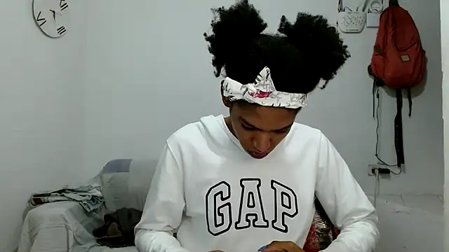 angelamarie1 online show from November 6, 10:41 am