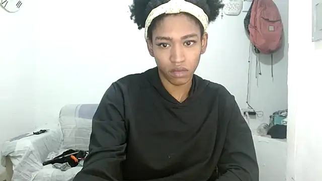 Snapshot of angelamarie1 chatting on October 1, 10:52 am angelamarie1 online show from October 1, 10:52 am