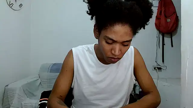 Snapshot of angelamarie1 chatting on October 9, 11:27 pm angelamarie1 online show from October 9, 11:27 pm