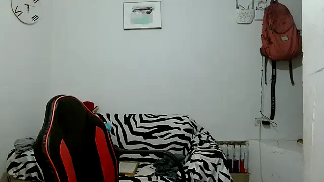 angelamarie1 online show from February 13, 2:22 am