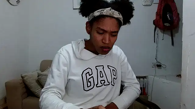 angelamarie1 online show from February 18, 1:47 am