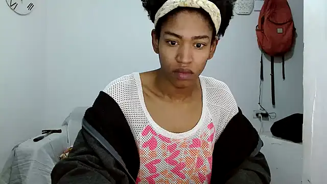 Snapshot of angelamarie1 chatting on October 6, 10:38 am angelamarie1 online show from October 6, 10:38 am