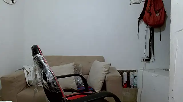 angelamarie1 online show from November 30, 8:26 am