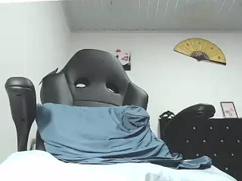 pamelabigcock69 online show from March 13, 3:44 am