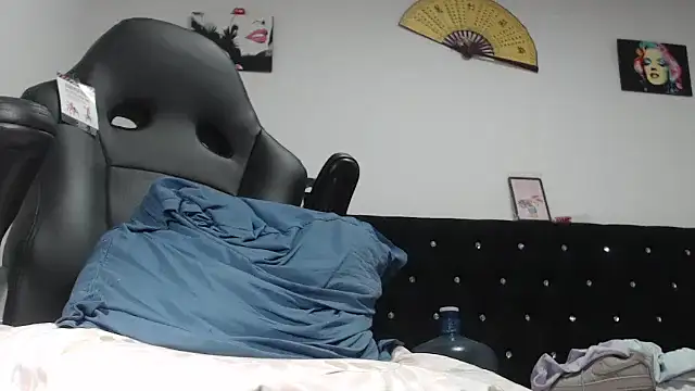 pamelabigcock69 online show from May 10, 1:53 am