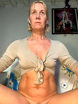 Snapshot of Lola_Belgium chatting on September 9, 5:22 pm Lola Belgium online show from September 9, 5:22 pm