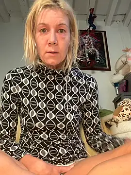 Snapshot of Lola_Belgium chatting on October 1, 6:40 am Lola Belgium online show from October 1, 6:40 am