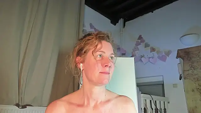 Snapshot of Lola_Belgium chatting on March 22, 8:04 pm Lola Belgium online show from March 22, 8:04 pm