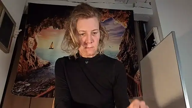 Snapshot of Lola_Belgium chatting on June 12, 6:11 am Lola Belgium online show from June 12, 6:11 am