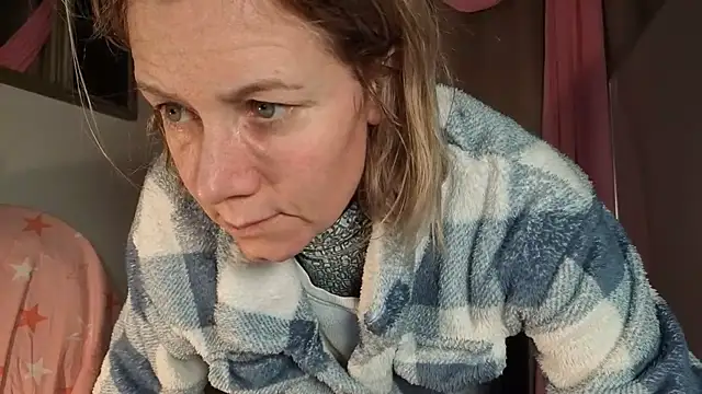 Lola Belgium online show from February 24, 7:42 am