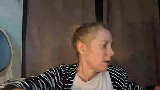 Snapshot of Lola_Belgium chatting on June 29, 4:50 pm Lola Belgium online show from June 29, 4:50 pm