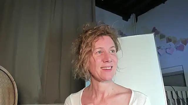 Snapshot of Lola_Belgium chatting on March 19, 5:50 pm Lola Belgium online show from March 19, 5:50 pm