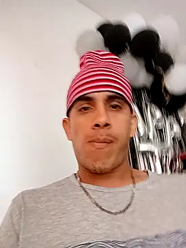 Snapshot of LarryCapija chatting on October 10, 7:58 pm LarryCapija online show from October 10, 7:58 pm