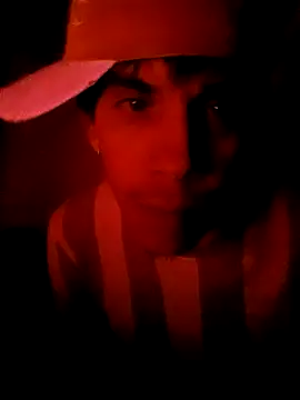 Snapshot of LarryCapija chatting on November 4, 4:05 am LarryCapija online show from November 4, 4:05 am