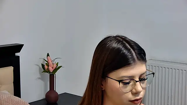 Snapshot of Sierra_Halle chatting on March 16, 8:54 pm Sierra Halle online show from March 16, 8:54 pm
