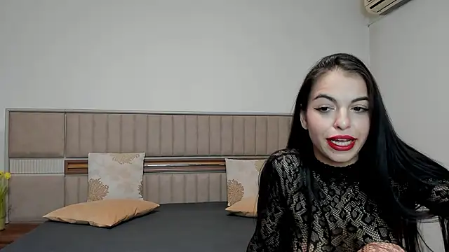 Snapshot of Sierra_Halle chatting on February 12, 9:47 pm Sierra Halle online show from February 12, 9:47 pm