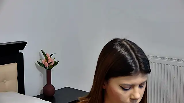 Snapshot of Sierra_Halle chatting on March 19, 8:32 pm Sierra Halle online show from March 19, 8:32 pm