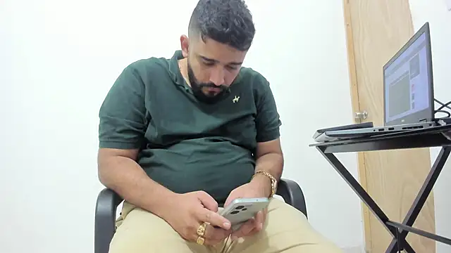 Snapshot of isearchcompany chatting on October 24, 2:27 pm isearchcompany online show from October 24, 2:27 pm