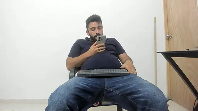 Snapshot of isearchcompany chatting on November 17, 8:57 pm isearchcompany online show from November 17, 8:57 pm