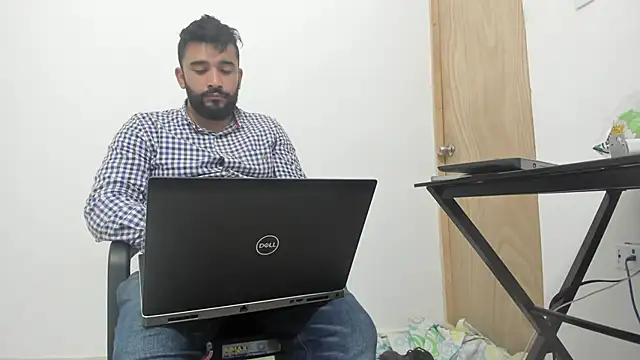 Snapshot of isearchcompany chatting on November 9, 10:36 pm isearchcompany online show from November 9, 10:36 pm