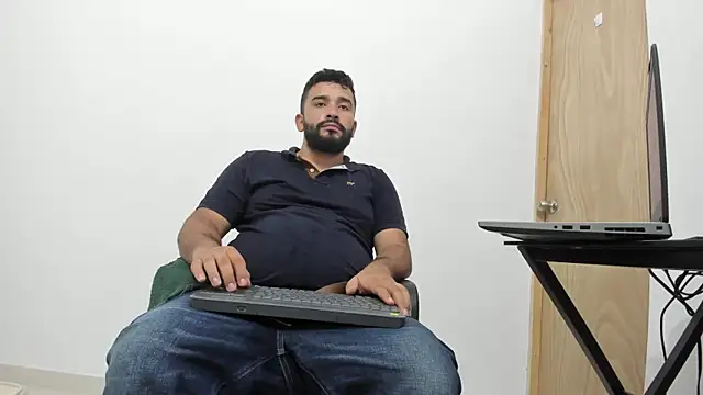 Snapshot of isearchcompany chatting on November 4, 2:04 am isearchcompany online show from November 4, 2:04 am