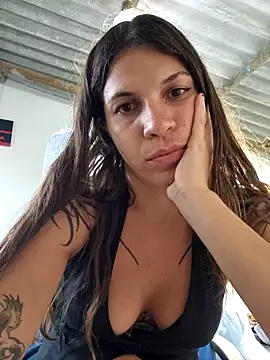 Snapshot of frenchxena98 chatting on December 7, 8:33 pm frenchxena98 online show from December 7, 8:33 pm