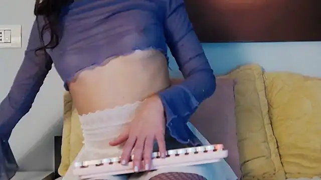 Snapshot of LucyKims chatting on November 30, 7:03 pm LucyKims online show from November 30, 7:03 pm