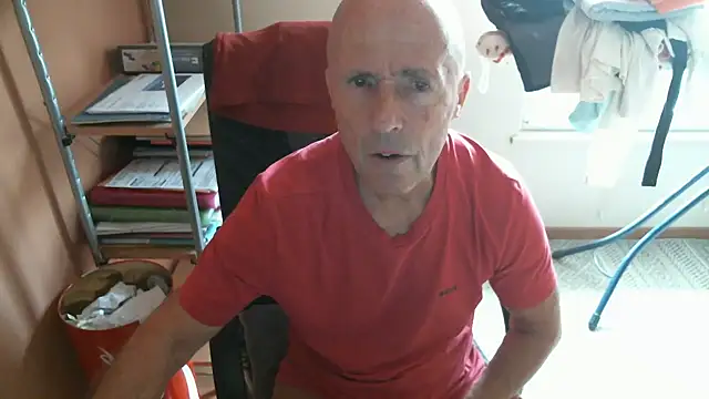 Snapshot of olibrius71 chatting on November 23, 10:03 am olibrius71 online show from November 23, 10:03 am
