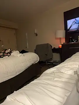 versetopcouple online show from March 19, 9:42 am