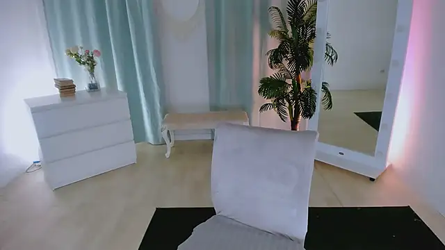Karinella x online show from June 17, 12:15 pm