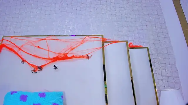 paola rodriguez online show from October 31, 10:34 am