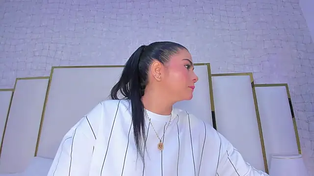 paola rodriguez online show from November 11, 10:54 am