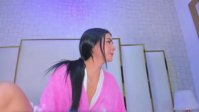 paola rodriguez online show from March 20, 11:55 am