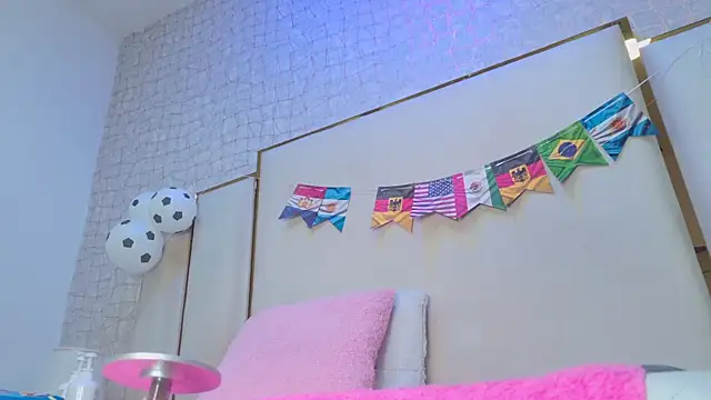 paola rodriguez online show from June 29, 9:49 am