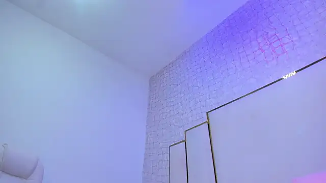 paola rodriguez online show from April 9, 11:49 am