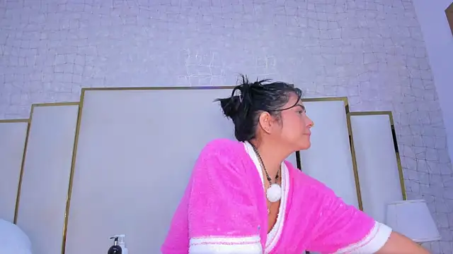 paola rodriguez online show from January 13, 11:47 am