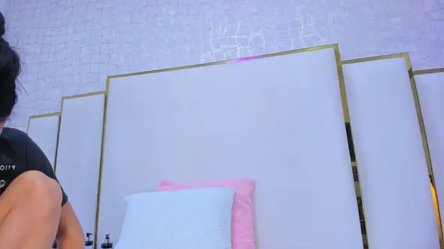 paola rodriguez online show from September 27, 11:27 am
