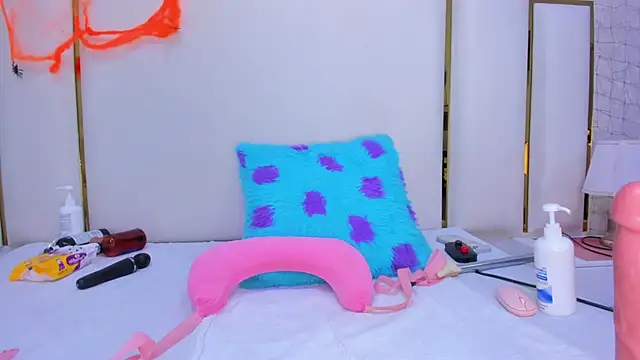 paola rodriguez online show from October 28, 12:04 pm