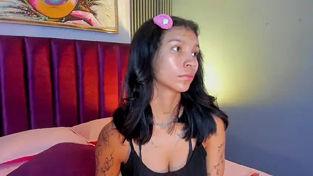 Snapshot of LauraAristizabal chatting on November 28, 12:27 pm LauraAristizabal online show from November 28, 12:27 pm