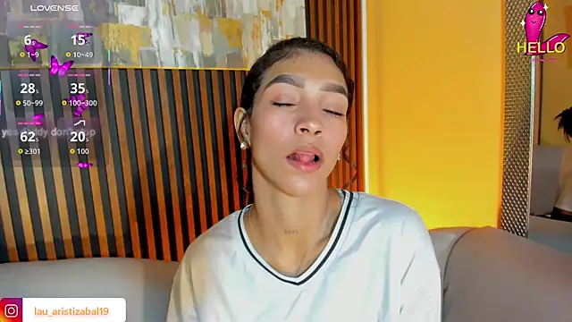 LauraAristizabal online show from March 25, 12:37 pm