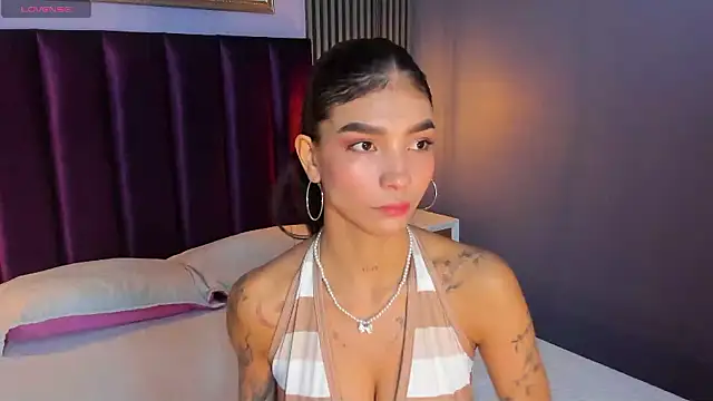 LauraAristizabal online show from May 5, 11:46 am